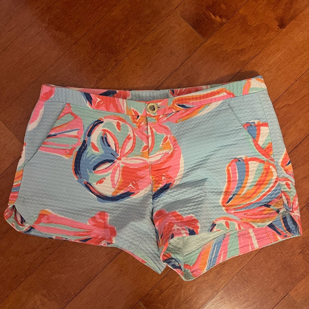 Lilly Pulitzer Blue Shell shorts, size 00